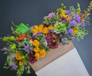 Caja de madera con mix de floral